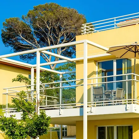 Sea View For 4 In Apartment Six-Fours-les-Plages