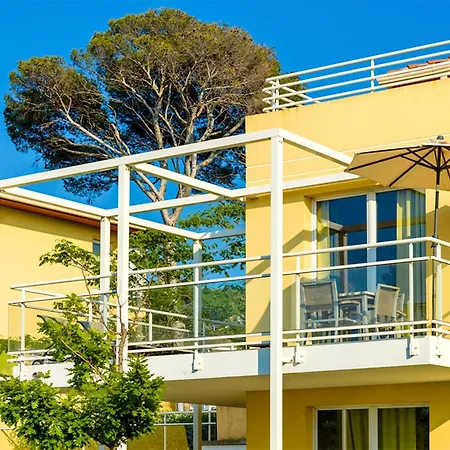 Apartment Sea View For 4 In