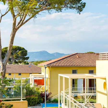 Sea View For 4 In *